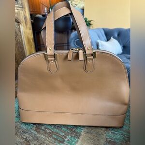 Leather handbag made in Italy in good condition